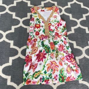 Vineyard Vines floral Dress fits like a 12